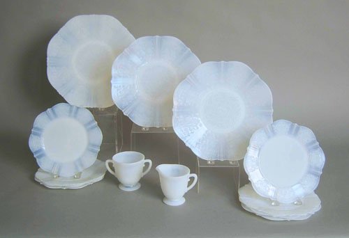 Thirteen pieces Monet American Sweetheart to incl: Thirteen pieces Monet American Sweetheart to include 11 plates and 2 cups.