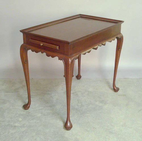 Kittinger Old Dominion tea table, 27'' h., 29 1/2': Kittinger Old Dominion tea table, 27'' h., 29 1/2'' w., 18'' d.