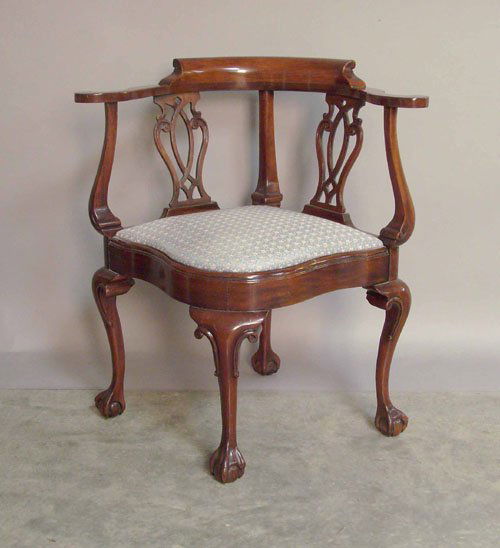 Southwood Chippendale style mahogany corner chair: Southwood Chippendale style mahogany corner chair.