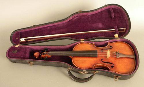 New York violin labeled Martin Nick Yonkers 1943.: New York violin labeled Martin Nick Yonkers 1943.