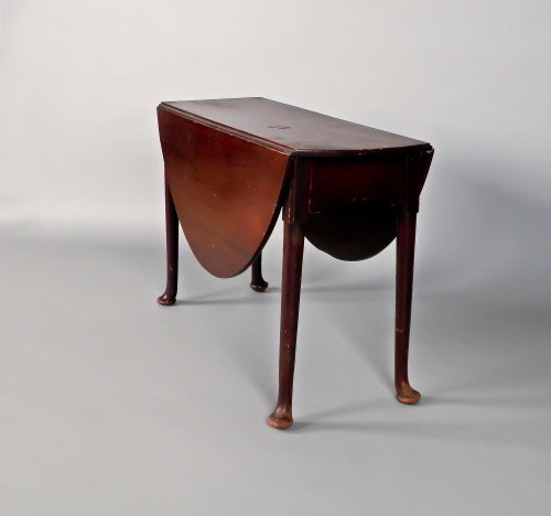 George III mahogany drop leaf dining table, 18th : George III mahogany drop leaf dining table, 18th c., 27 1/2'' h., 15 1/2'' w., 44'' d.