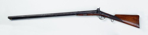Belgian double barrel percussion shotgun, 12 gaug: Belgian double barrel percussion shotgun, 12 gauge, 32'' barrels.