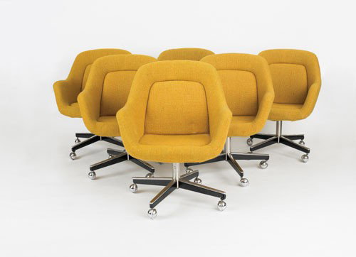 Set of eight Knoll swivel chairs.: Set of eight Knoll swivel chairs.