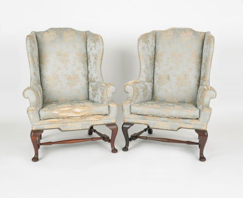 Pair of Kittinger Queen Anne style wing chairs.: Pair of Kittinger Queen Anne style wing chairs.