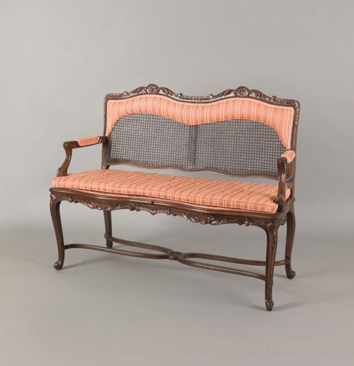 French carved settee, 20th c., 39'' h., 50'' w.: French carved settee, 20th c., 39'' h., 50'' w.