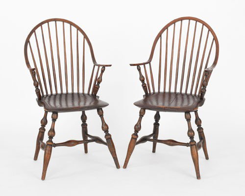 Pair of New England continuous arm windsor chair: Pair of New England continuous arm windsor chairs, ca. 1790.