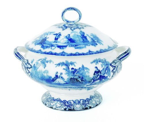 Flow blue Watteau covered tureen, 10 1/2'' h., 12: Flow blue Watteau covered tureen, 10 1/2'' h., 12 1/2'' w.