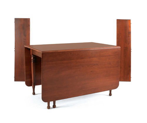Pennsylvania House dining table and chairs, table: Pennsylvania House dining table and chairs, table - 29'' h., 46'' w., 25 1/2'' d., leaves - 10 3/4'' l.