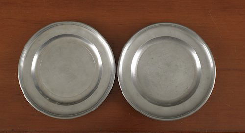 Two Hartford, Connecticut pewter plates, ca. 180: Two Hartford, Connecticut pewter plates, ca. 1800, bearing the touch of Edward and Samuel Danforth, 7 7/8'' dia.
