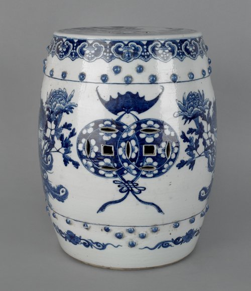 Chinese blue and white export garden seat, 19th c: Chinese blue and white export garden seat, 19th c., with a peacock and flying bat decoration, 18'' h., 14'' dia.