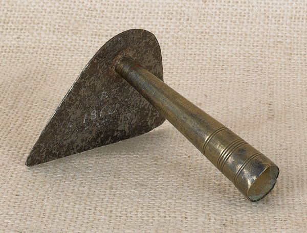 Peter Derr (Berks County, Pennsylvania 1793-1868: Peter Derr (Berks County, Pennsylvania 1793-1868), brass and wrought iron dough scraper, stamped P.D 1860, 4'' l.