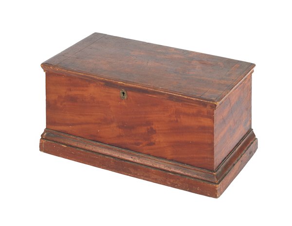 Two Pennsylvania painted pine boxes, 19th c., b: Two Pennsylvania painted pine boxes, 19th c., both retaining their original grain decoration, 8 3/4'' h., 19'' w., 10'' d. and 9 1/2'' h., 18'' w., 9 3/4'' d.