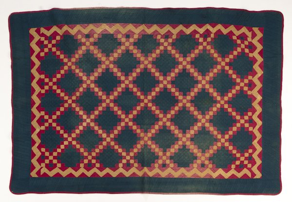 Amish pieced Irish chain quilt, ca. 1900, 87'' x 5: Amish pieced Irish chain quilt, ca. 1900, 87'' x 58''.