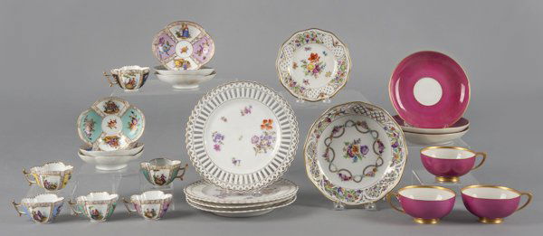 Collection of miscellaneous porcelain, to include: Collection of miscellaneous porcelain, to include Schumann, KPM, etc.