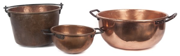 Three copper kettles, 19th c., largest - 12 1/2'': Three copper kettles, 19th c., largest - 12 1/2'' h., 25'' w.