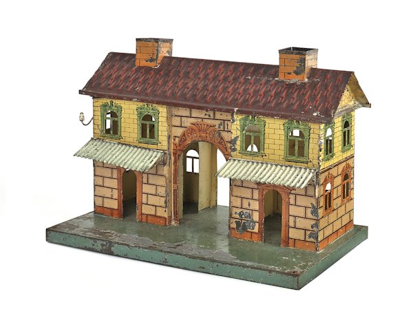 Marklin painted tin pre-war train station, 9 3/4'': Marklin painted tin pre-war train station, 9 3/4'' h., 13 1/4'' w.