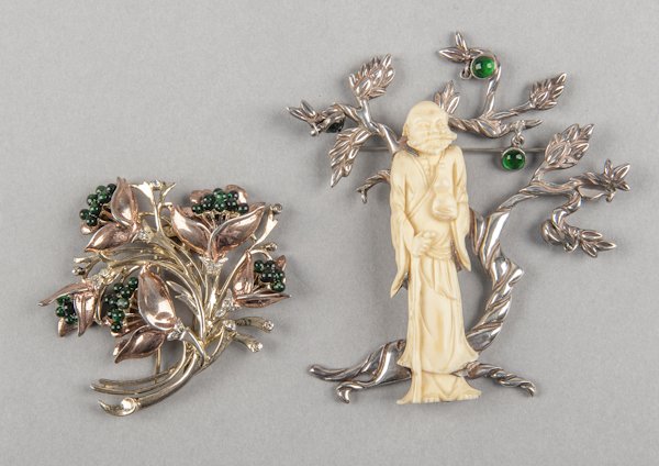 DeRosa Vermeil sterling silver floral fur pin, 1.: DeRosa Vermeil sterling silver floral fur pin, 1.15 ozt., together with a Los Castillo brooch.