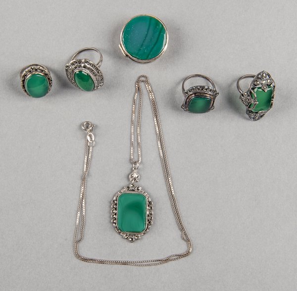 Grouping of chrysoprase and sterling jewelry, to: Grouping of chrysoprase and sterling jewelry, to include four rings, one necklace, and one pill box.