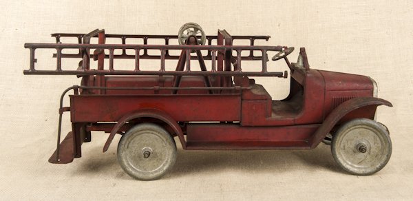 Buddy L pressed steel ladder truck, 26'' l.: Buddy L pressed steel ladder truck, 26'' l.