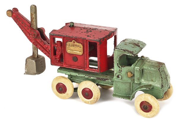 Hubley small cast iron General digger truck, 8'': Hubley small cast iron General digger truck, 8'' l.