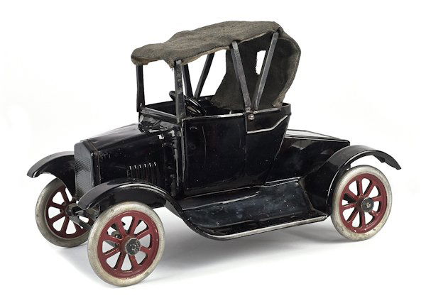 Buddy L pressed steel Flivver convertible with cl: Buddy L pressed steel Flivver convertible with cloth top, 11'' l.