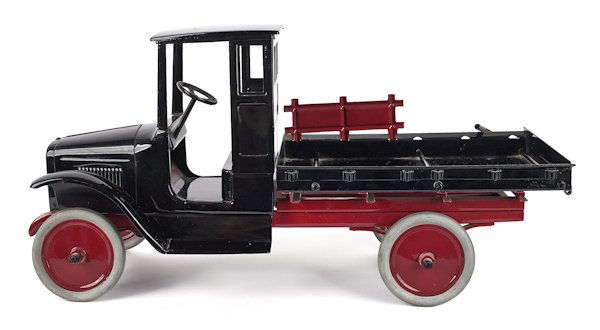 Buddy L pressed steel lumber truck, 25'' l.: Buddy L pressed steel lumber truck, 25'' l.