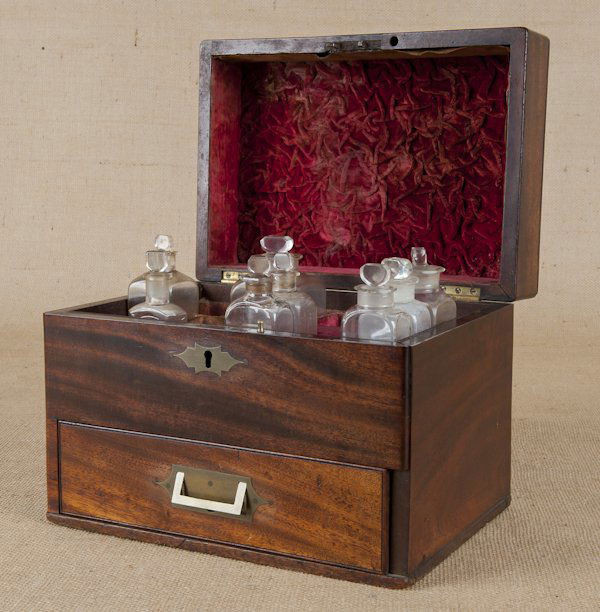 Twinber Rows mahogany cellerette, early 20th c.: Twinber Rows mahogany cellerette, early 20th c.