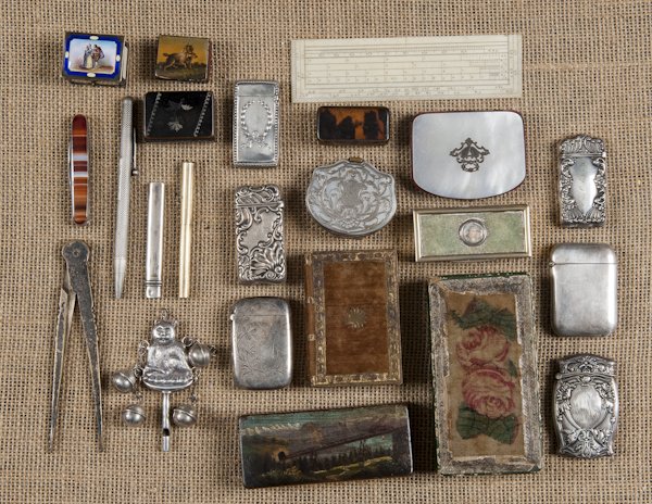 Early desk accessories, to include pill boxes, si: Early desk accessories, to include pill boxes, silver match safes, pencil cases, etc.