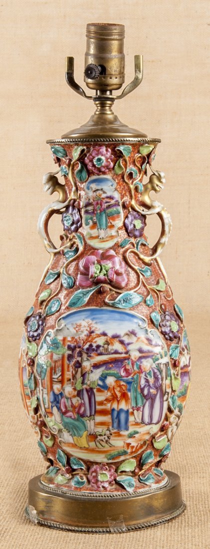Chinese export porcelain Mandarin palette garnit: Chinese export porcelain Mandarin palette garniture vase, ca. 1800, 11 1/4'' h.