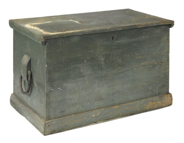 Two New York painted blanket chests, ca. 1800, 25: Two New York painted blanket chests, ca. 1800, 25 3/4'' h., 39'' w. and 16'' h., 42'' w.