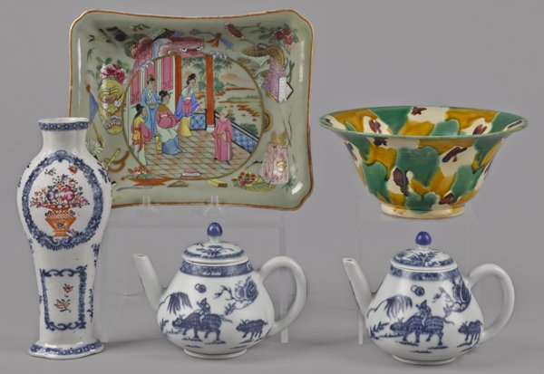 Chinese export porcelain garniture vase, early 1: Chinese export porcelain garniture vase, early 19th c., 7 1/4'' h., together with a celadon ground serving bowl, two teapots, and a Sancai glaze bowl.