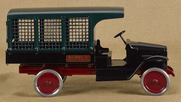 Reproduction Buddy L pressed steel Railway Expre: Reproduction Buddy L pressed steel Railway Express delivery truck, 25'' l.