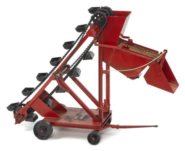 Buddy L pressed steel Sand Screener, 20'' h.: Buddy L pressed steel Sand Screener, 20'' h.