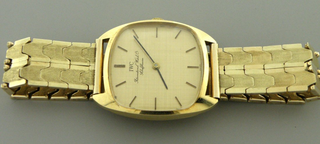 VINTAGE IWC SCHAFFHAUSEN 14K GOLD MEN'S WATCH EXCELLENT (1 of 2)