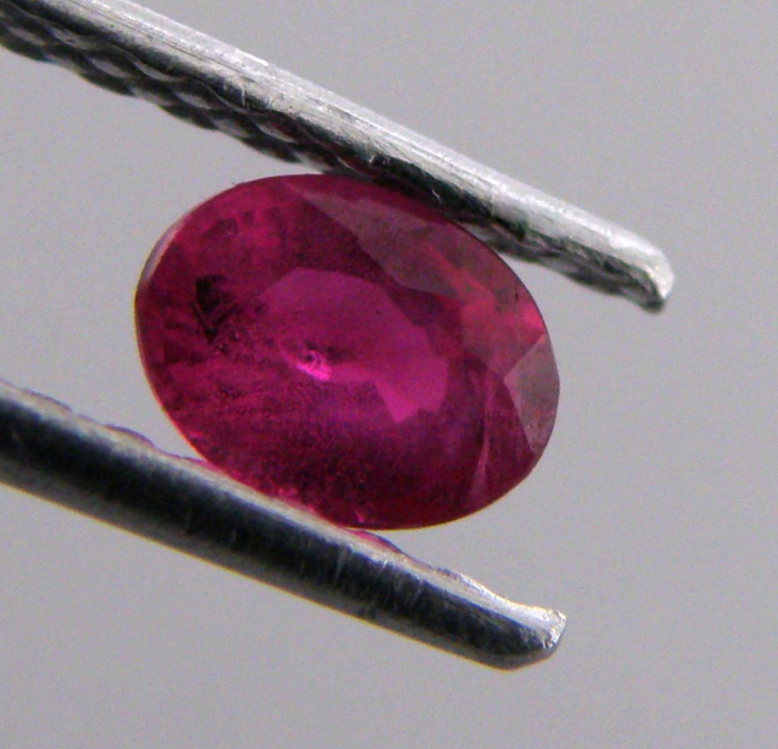 5x3mm OVAL CUT NATURAL UNTREATED PIGEON BLOOD RED RUBY (1 of 1)