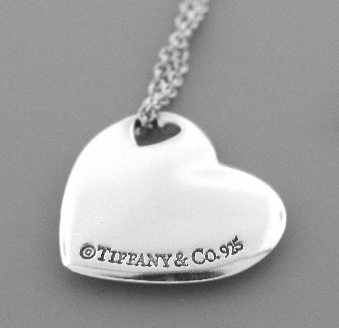 TIFFANY & Co. STERLING SILVER HEART CHAIN NECKLACE (1 of 2)