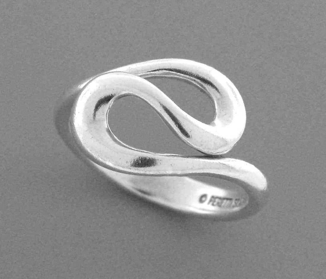 TIFFANY & Co. STERLING SILVER PERETTI WAVE RING (1 of 2)
