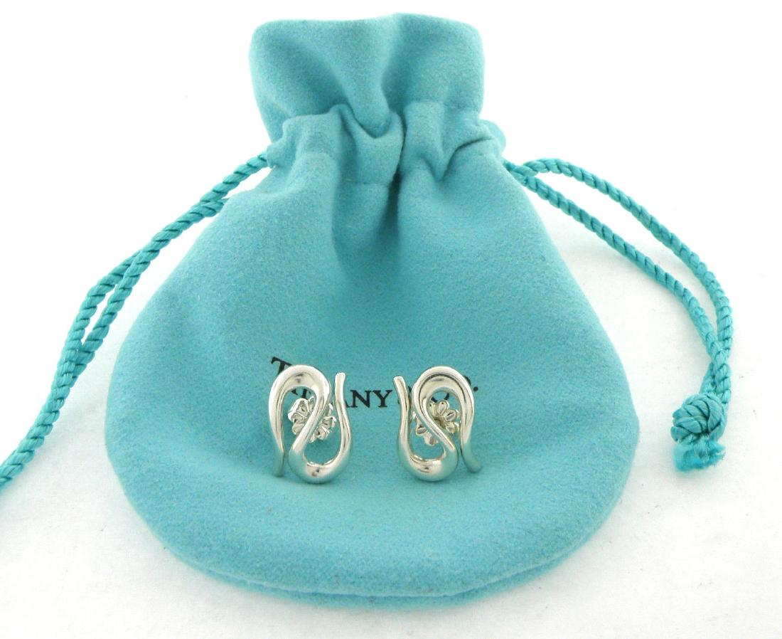 TIFFANY & Co. STERLING SILVER WAVE EARRINGS PERETTI (1 of 2)