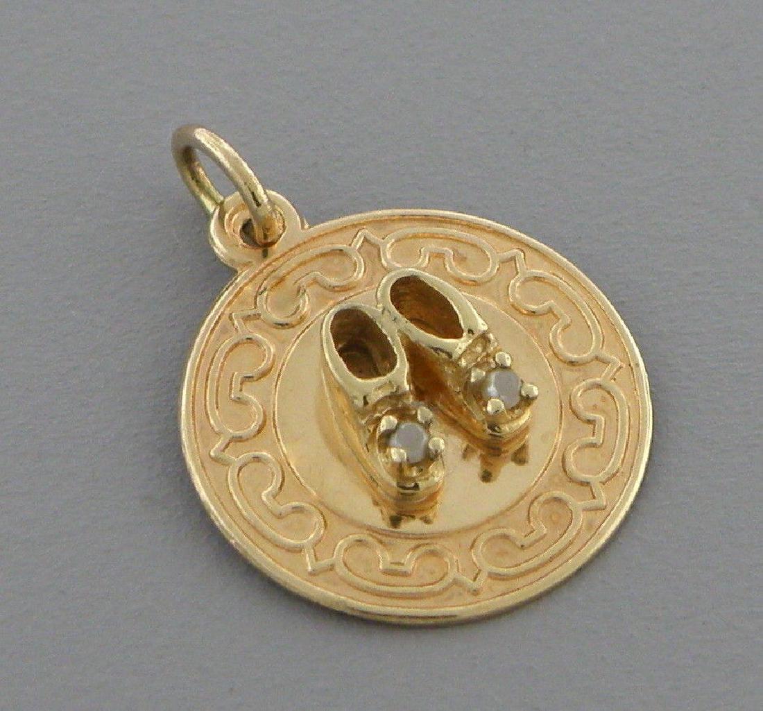 VINTAGE 14K YELLOW GOLD BABY SHOES OPAL PENDANT / CHARM (1 of 2)