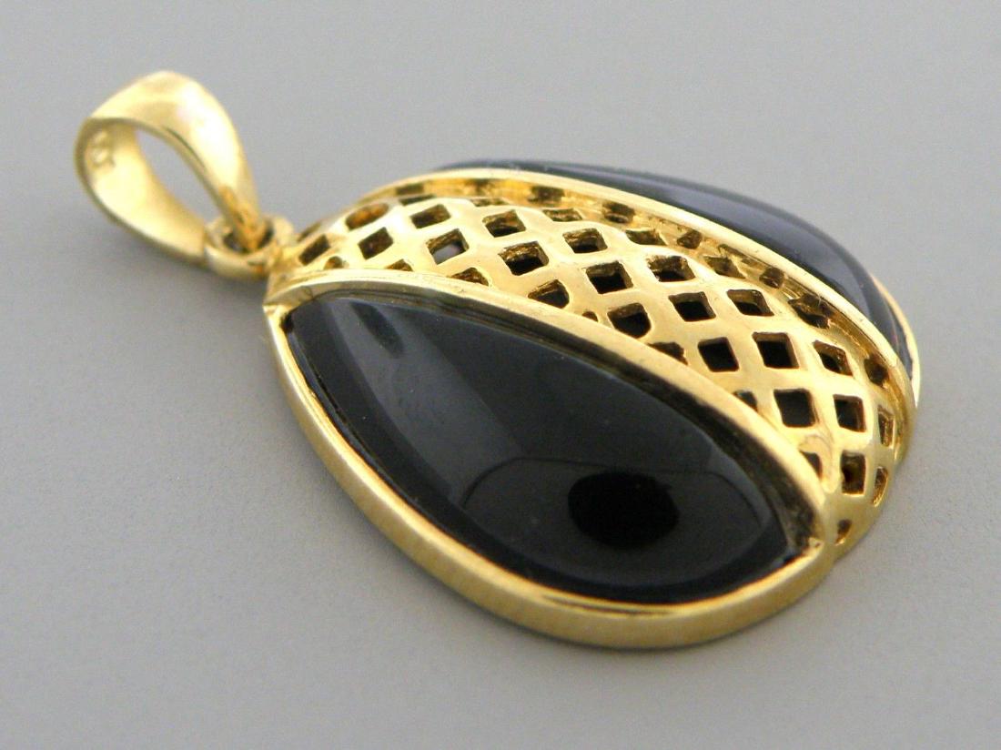 VINTAGE 14K YELLOW GOLD ONYX GEMSTONE PENDANT (1 of 2)