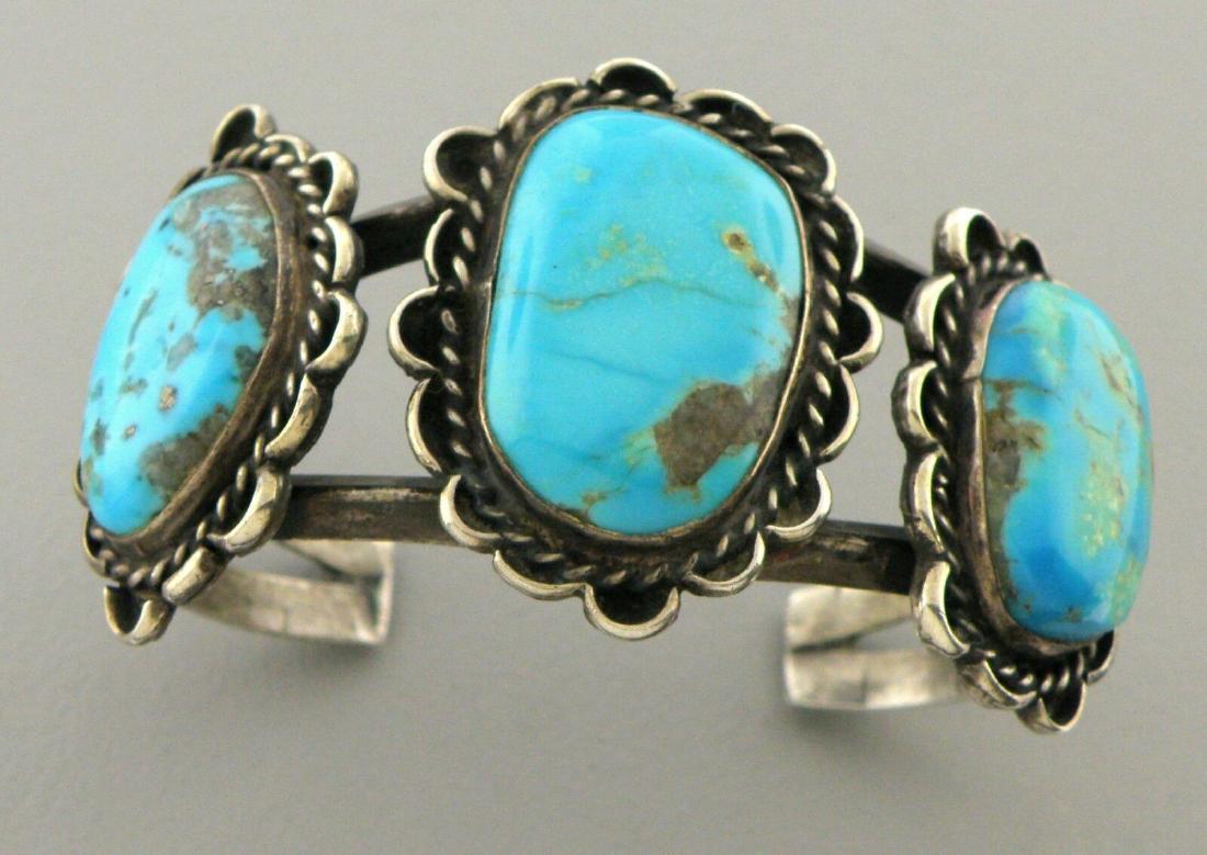 VINTAGE BEAUTIFUL NAVAJO STERLING SILVER TURQUOISE CUFF (1 of 2)