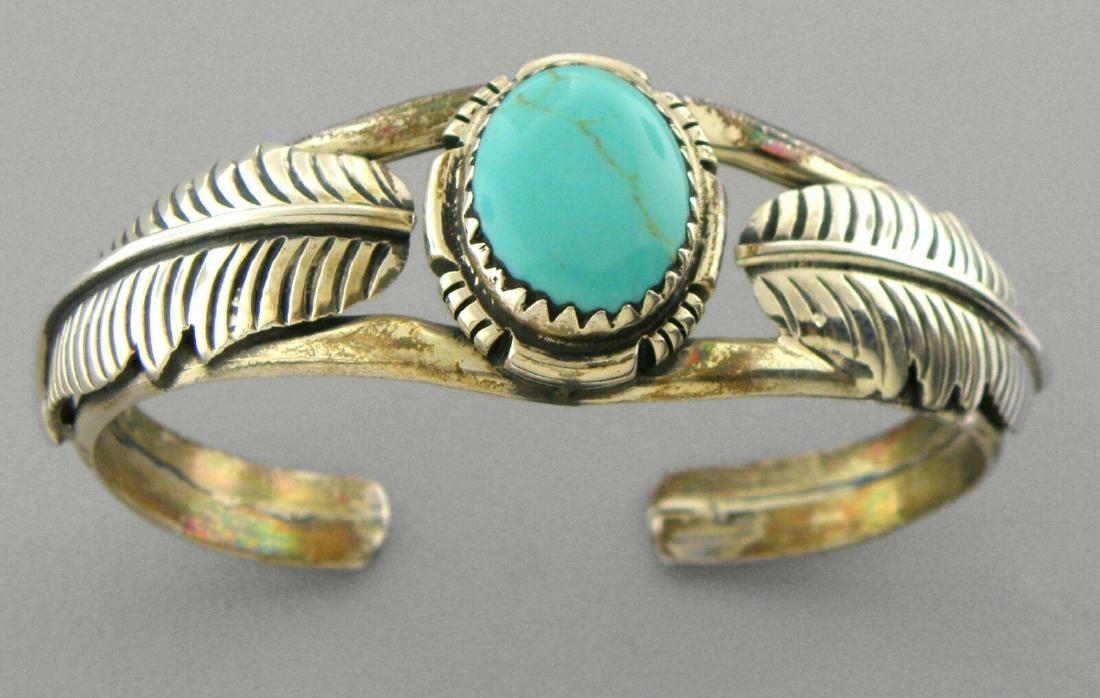VINTAGE NAVAJO STERLING SILVER TURQUOISE CUFF BRACELET (1 of 2)