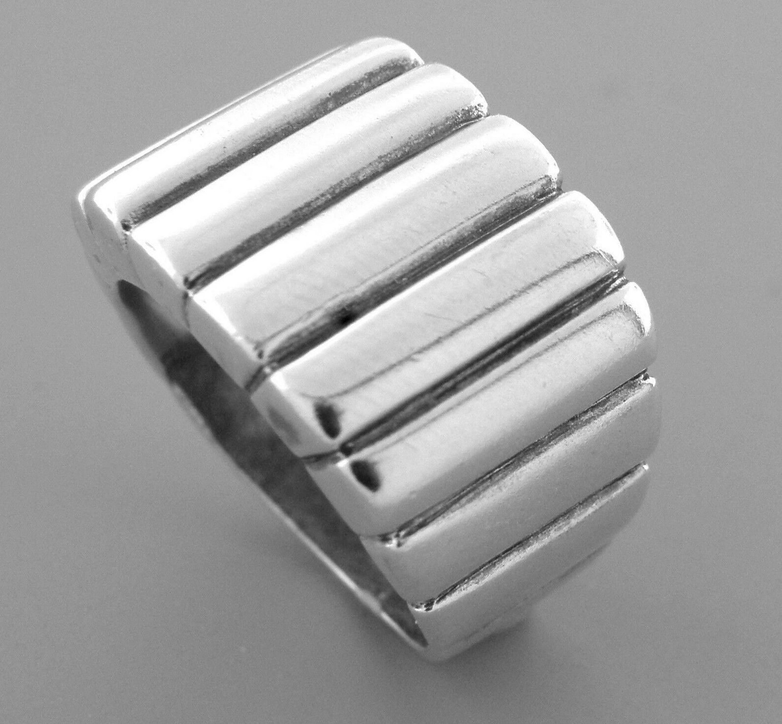 VINTAGE JAMES AVERY STERLING SILVER CIGAR BAND RING: JAMES AVERY STERLING SILVER RINGSize 7Measures 0.54" wide in frontJames Avery Sterling silver cigar band ring Vintage, Pre-owned, in good condition, minor wear due to age, please refer to picsStamped