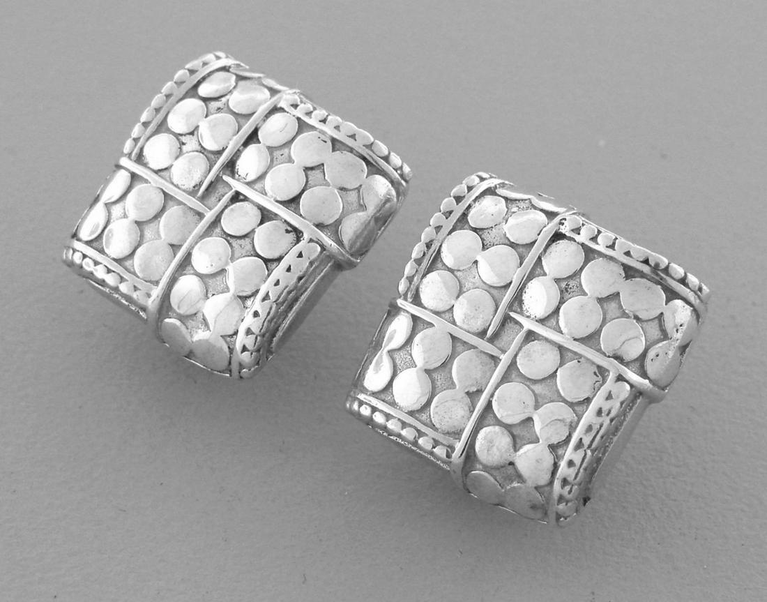 VINTAGE JOHN HARDY STERLING SILVER LADIES DOT EARRINGS (1 of 2)