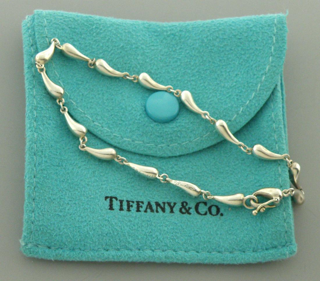 TIFFANY & Co. STERLING SILVER TEARDROP BRACELET (1 of 2)