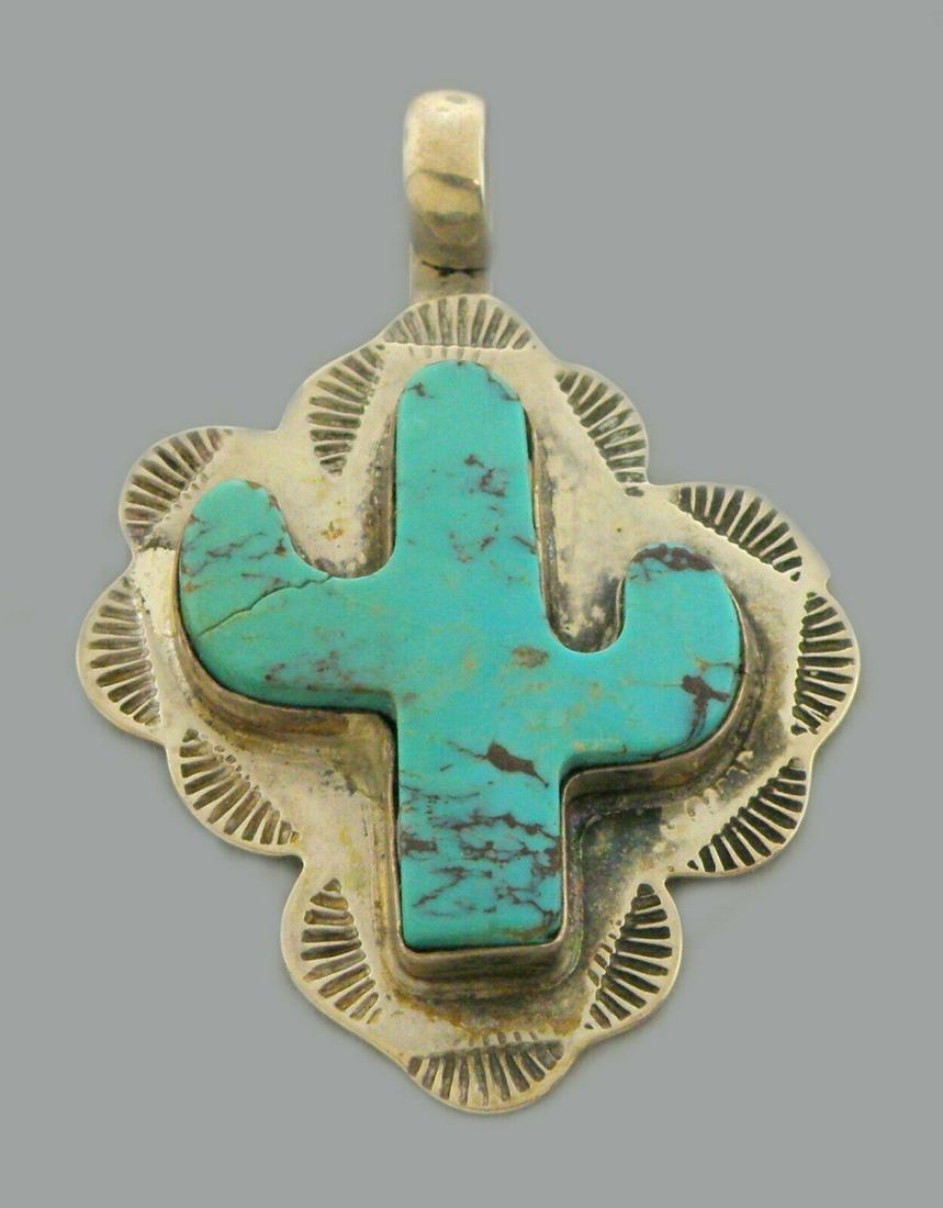 VINTAGE SOUTHWESTERN STERLING SILVER TURQUOISE PENDANT (1 of 2)