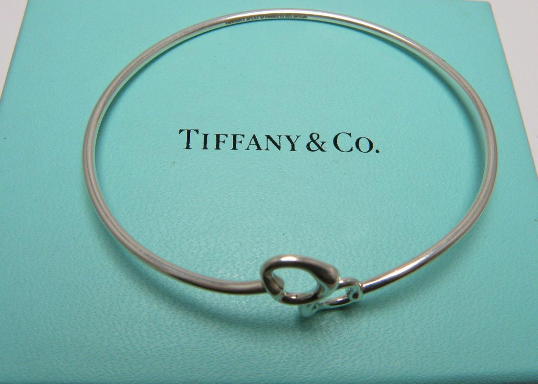 TIFFANY & Co. STERLING DOUBLE HEART BRACELET BANGLE (1 of 2)