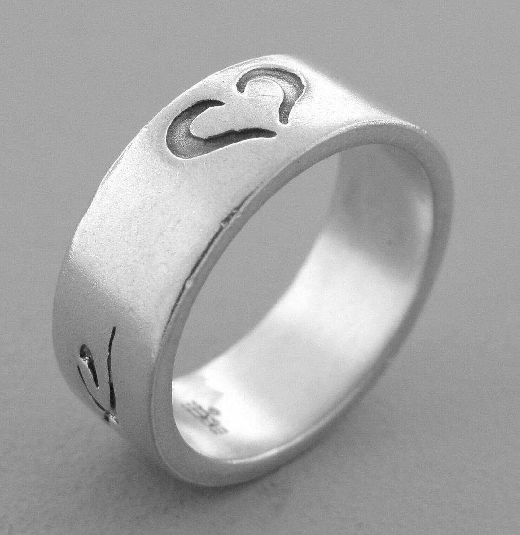 VINTAGE JAMES AVERY STERLING SILVER LOVE HEART RING: JAMES AVERY STERLING SILVER RING Size 7 Measures 0.28" wide James Avery Sterling silver Love heart ring Vintage, Pre-owned, in good condition, minor dings, please refer to pics Stamped JA 925 LOGO Wei