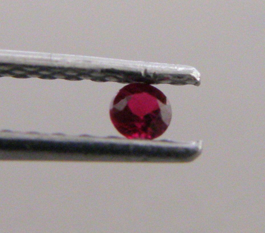 2.5mm ROUND CUT LOOSE NATURAL PIGEON BLOOD RED RUBY (1 of 1)