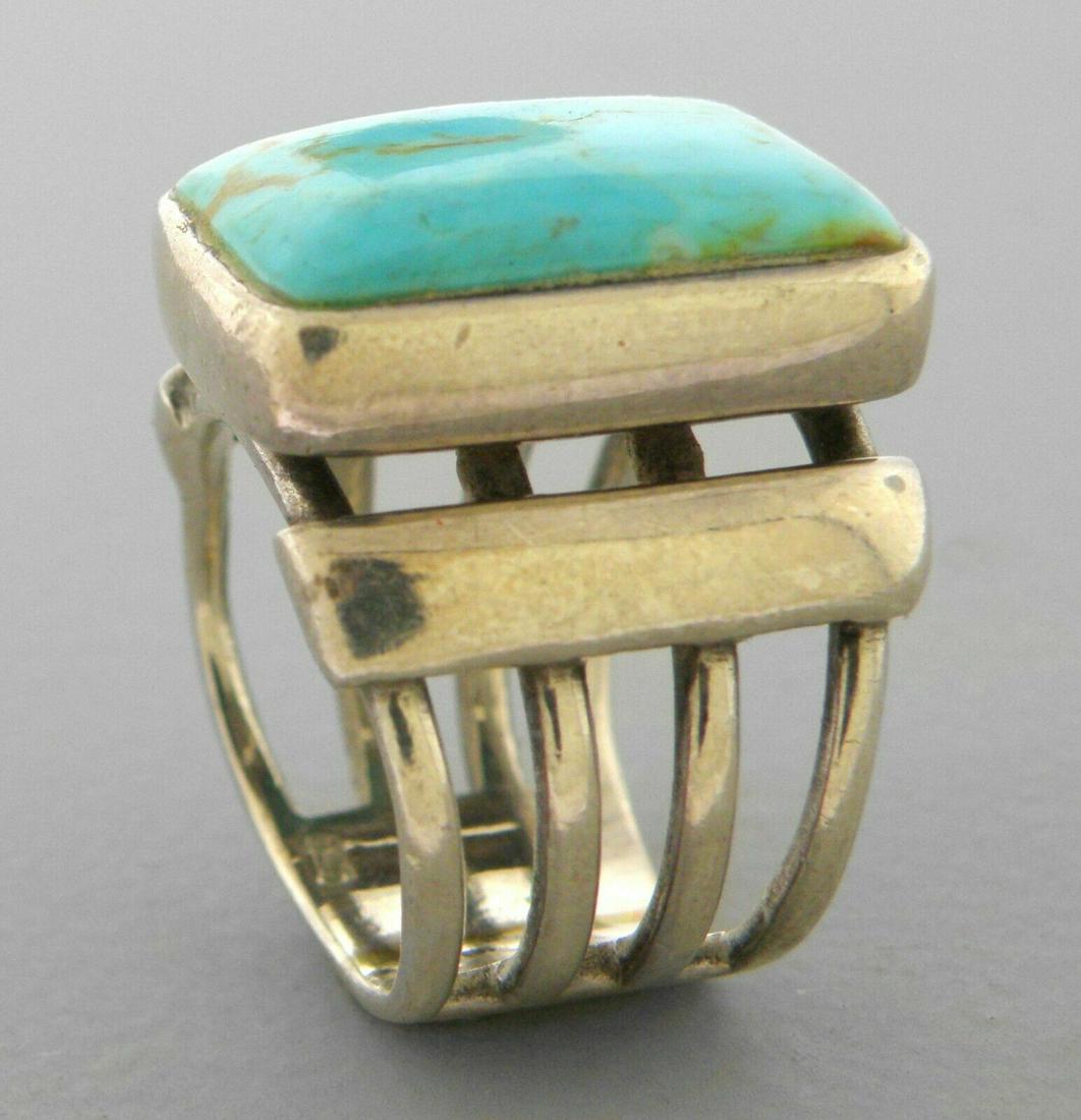 VINTAGE BEAUTIFUL STERLING SILVER LARGE TURQUOISE RING (1 of 2)